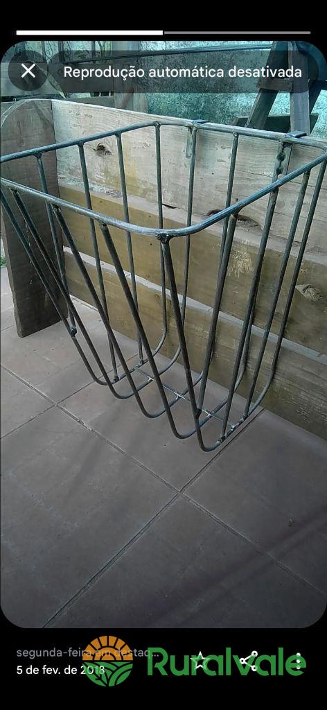 Suporte para volumoso (feno etc)